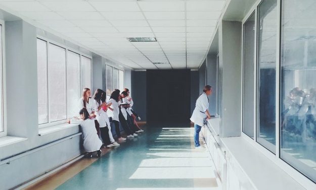 doctors-2607295_1280